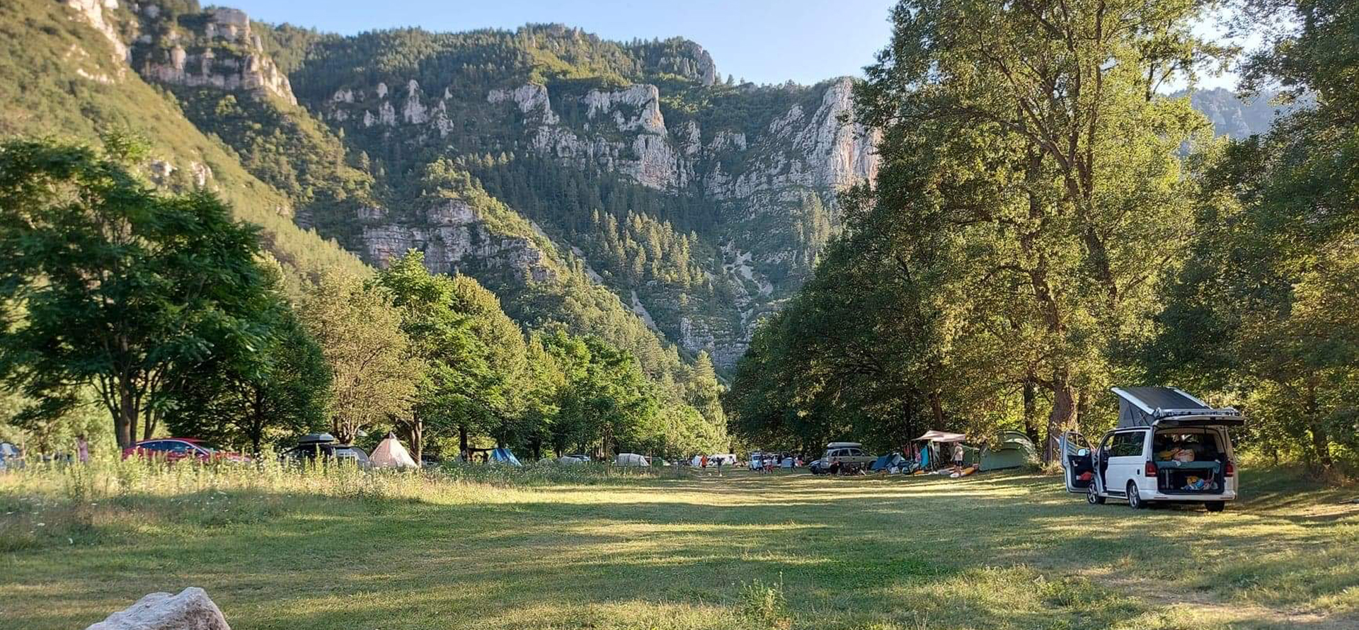 Location vacances Gorges du Tarn : camping Lozère de Charbonnières