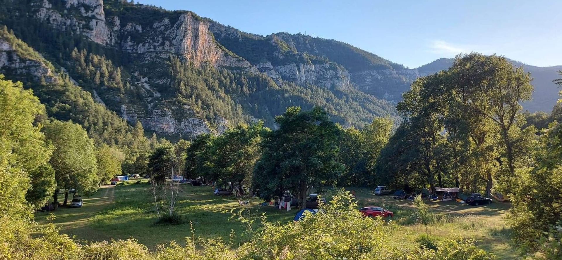 Location vacances Lozère : aire naturelle Lozère, camping d'Ispagnac de Charbonnières